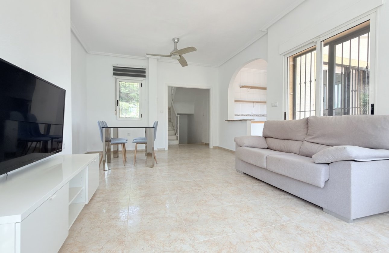 Resale - Villa -
Villamartin - Costa Blanca