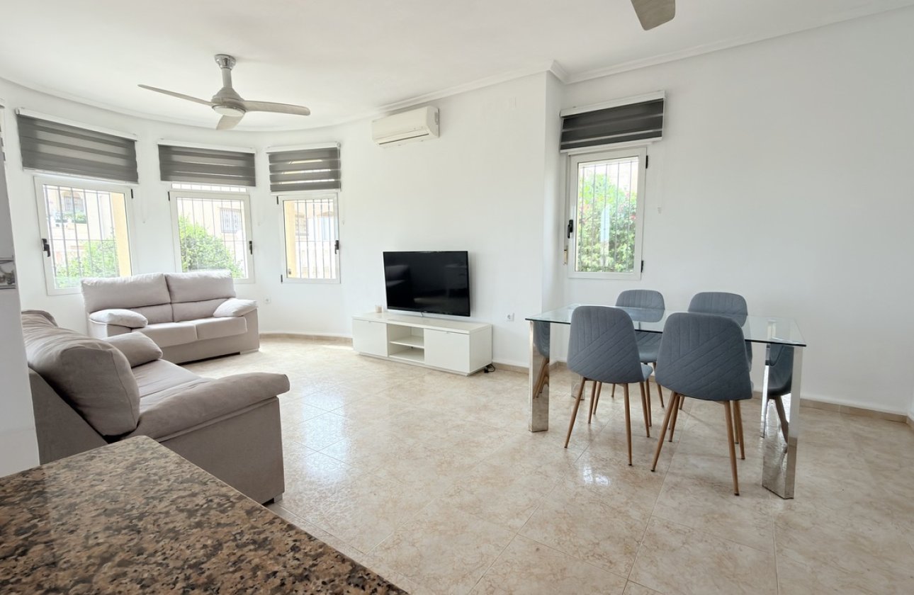 Resale - Villa -
Villamartin - Costa Blanca