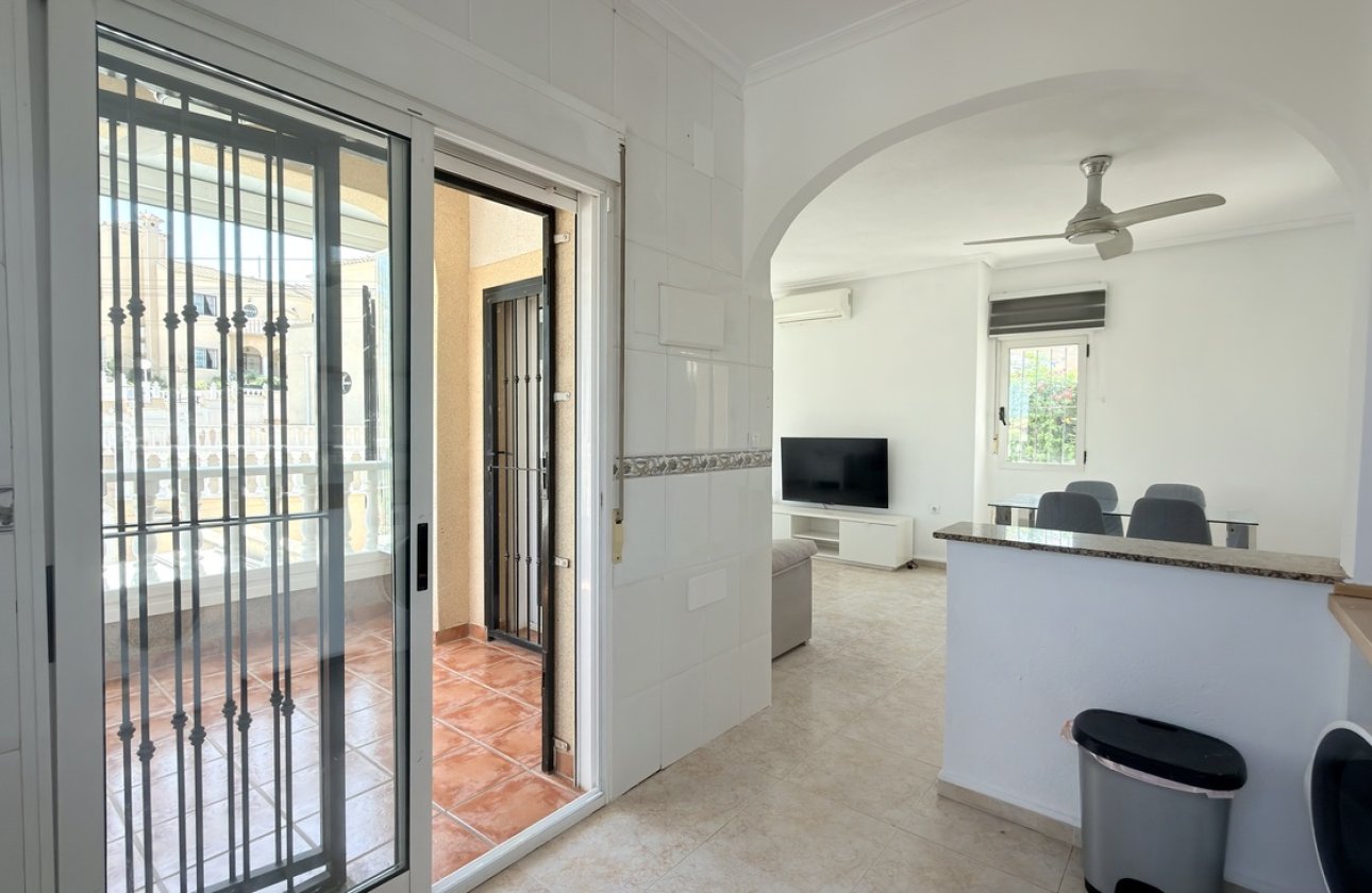 Resale - Villa -
Villamartin - Costa Blanca