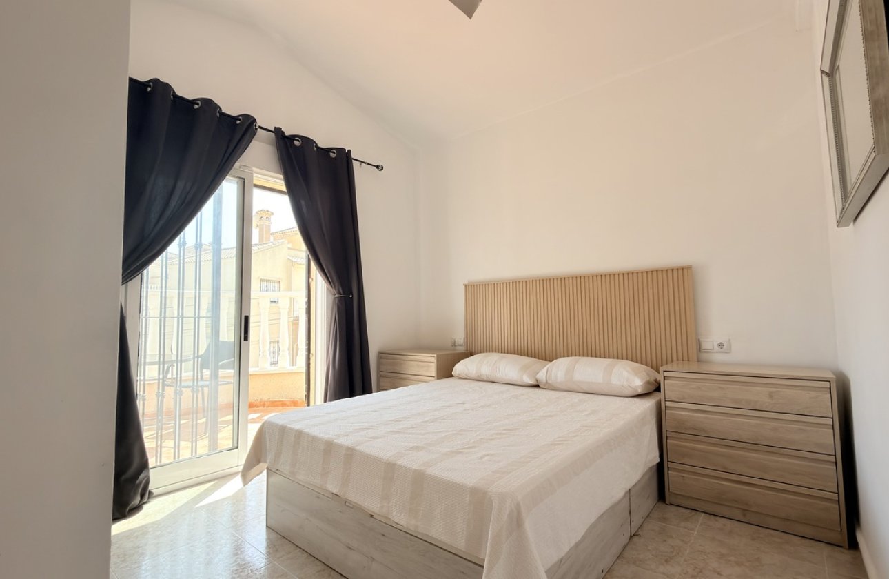 Resale - Villa -
Villamartin - Costa Blanca