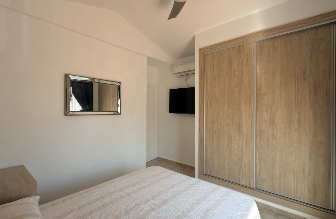 Resale - Villa -
Villamartin - Costa Blanca