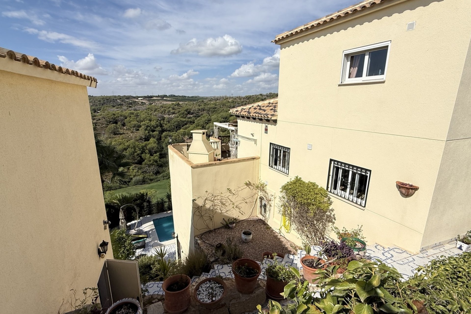 Resale - Villa -
Villamartin - Costa Blanca