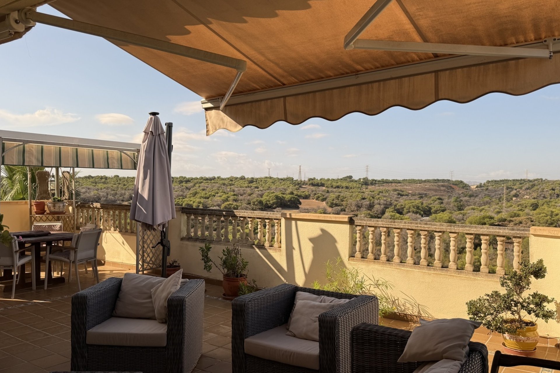 Resale - Villa -
Villamartin - Costa Blanca
