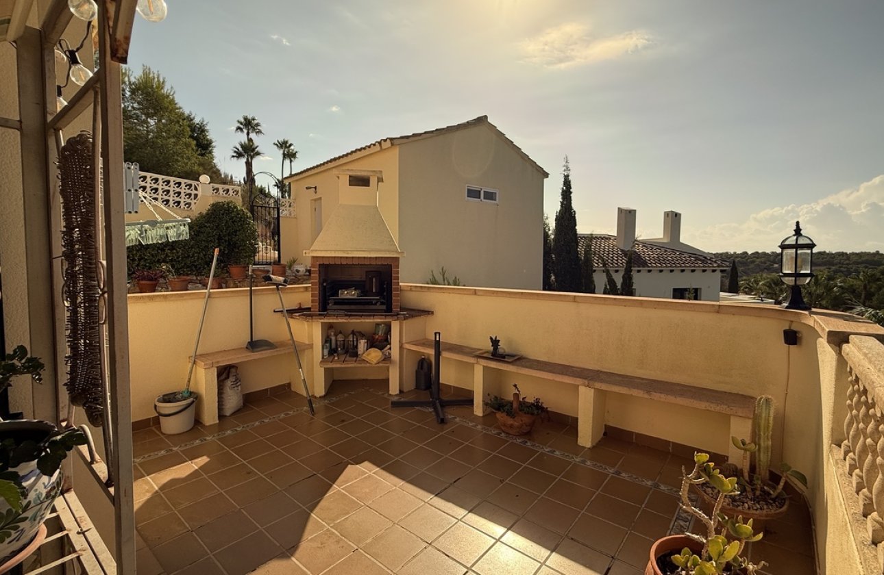 Resale - Villa -
Villamartin - Costa Blanca