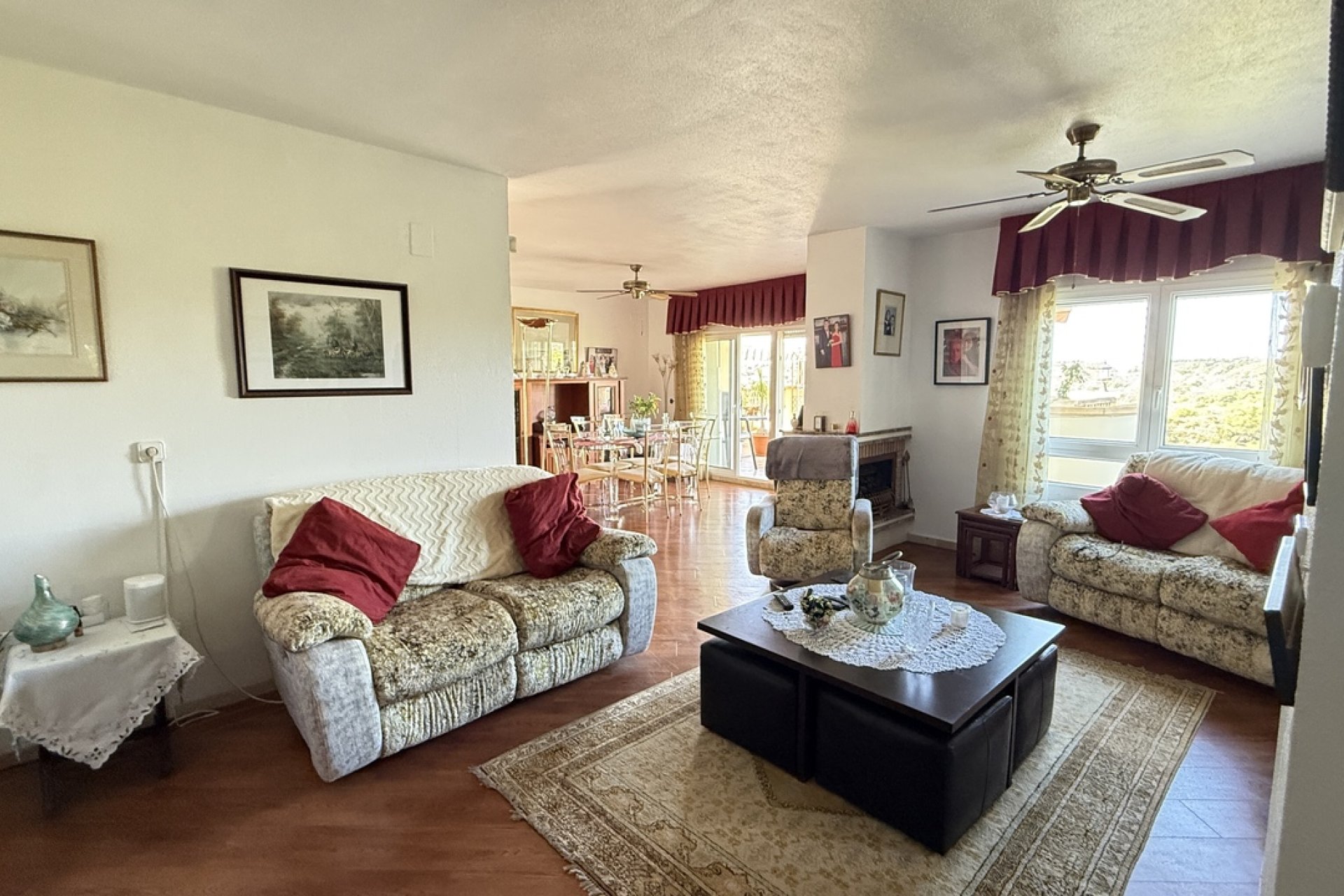 Resale - Villa -
Villamartin - Costa Blanca