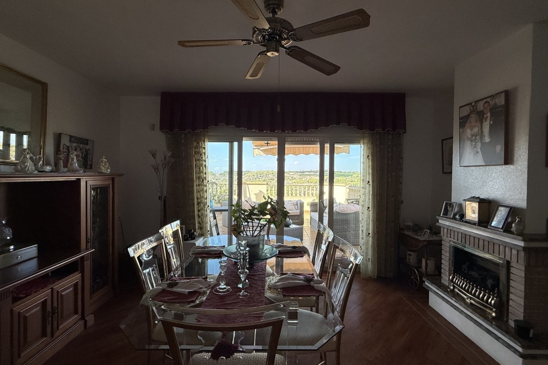 Resale - Villa -
Villamartin - Costa Blanca
