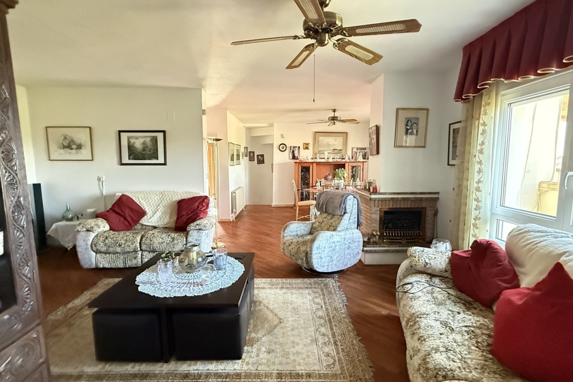 Resale - Villa -
Villamartin - Costa Blanca
