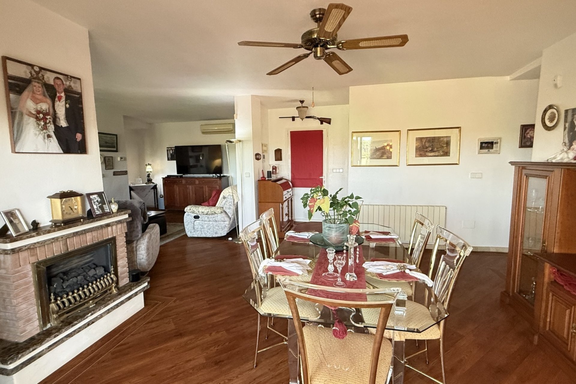 Resale - Villa -
Villamartin - Costa Blanca