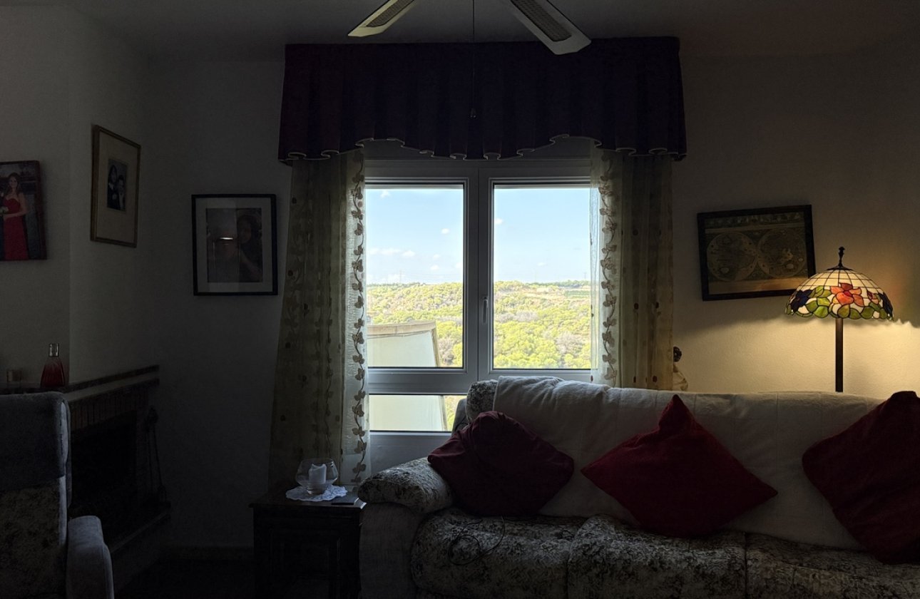 Resale - Villa -
Villamartin - Costa Blanca