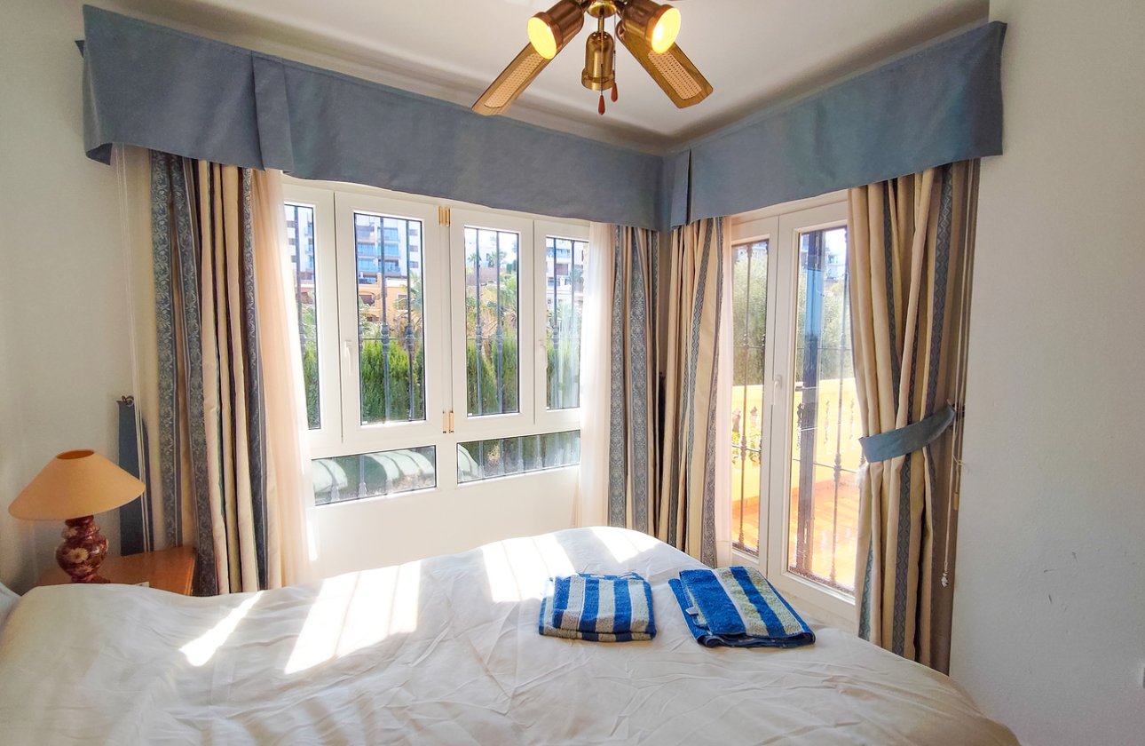 Resale - Villa -
Villamartin - Costa Blanca