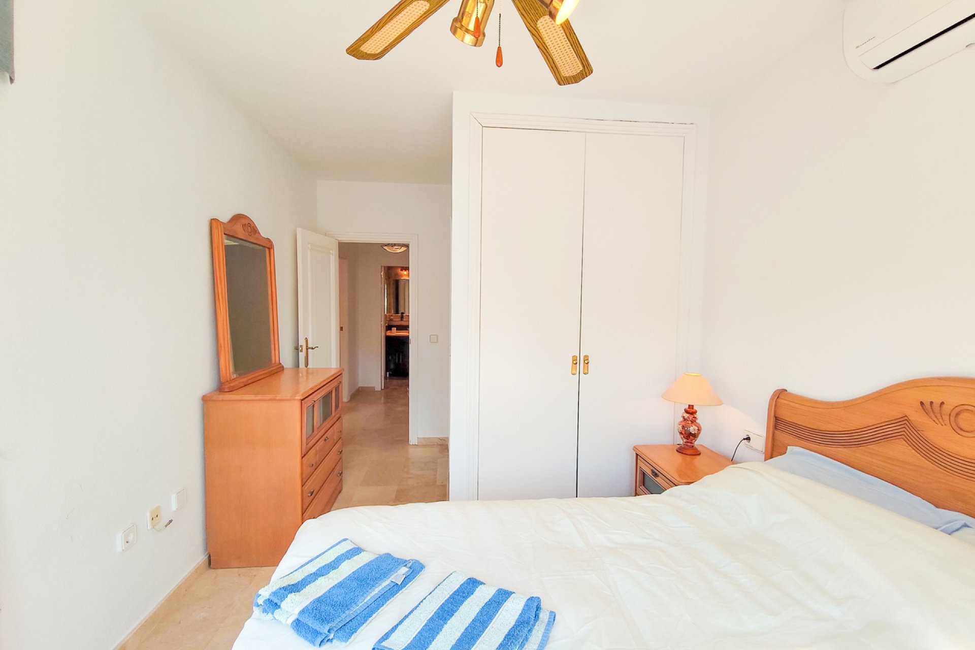 Resale - Villa -
Villamartin - Costa Blanca