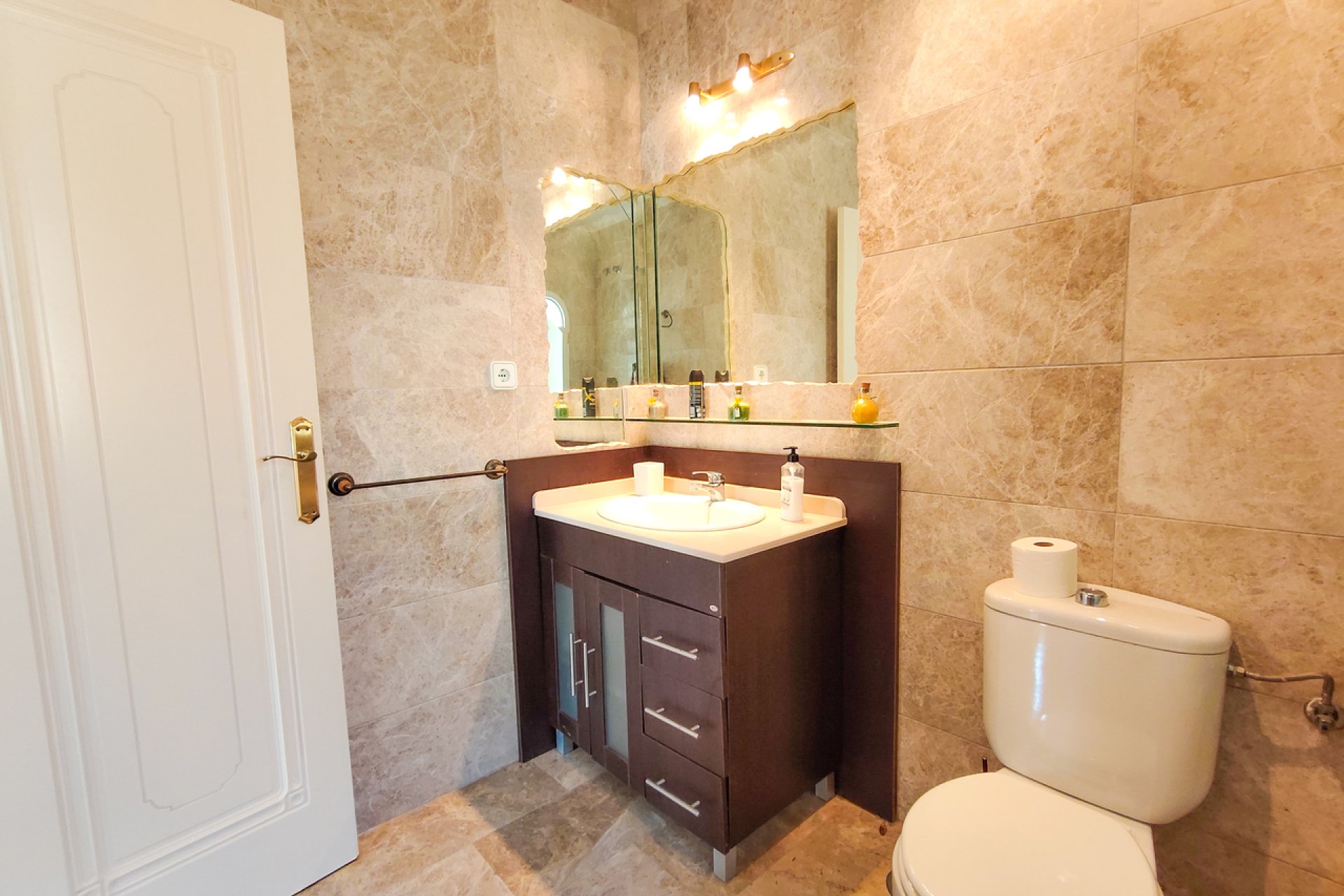 Resale - Villa -
Villamartin - Costa Blanca