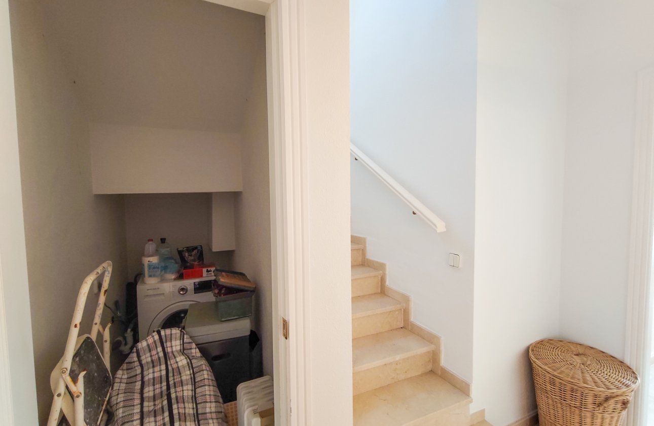 Resale - Villa -
Villamartin - Costa Blanca