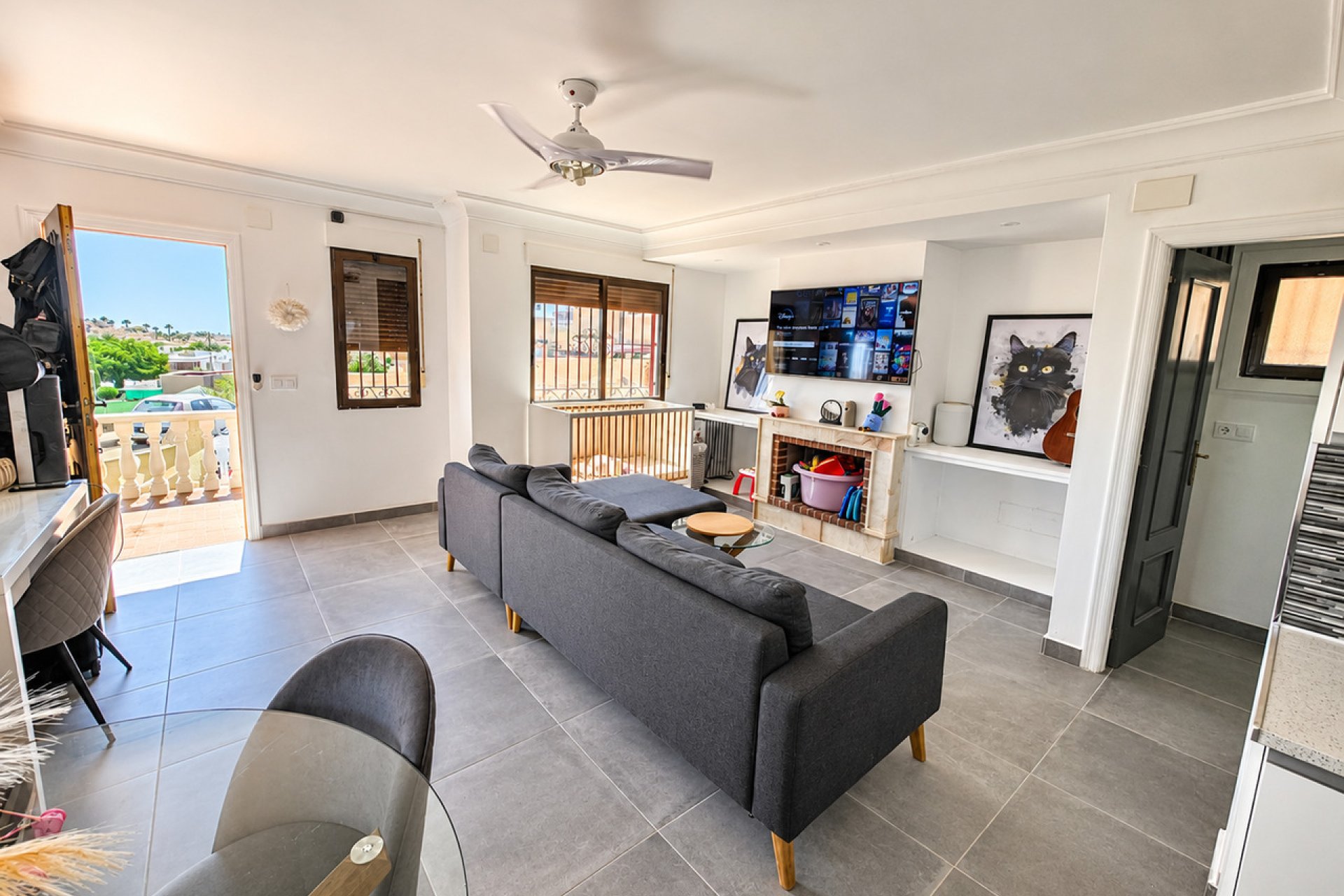 Resale - Villa -
Villamartin - Costa Blanca