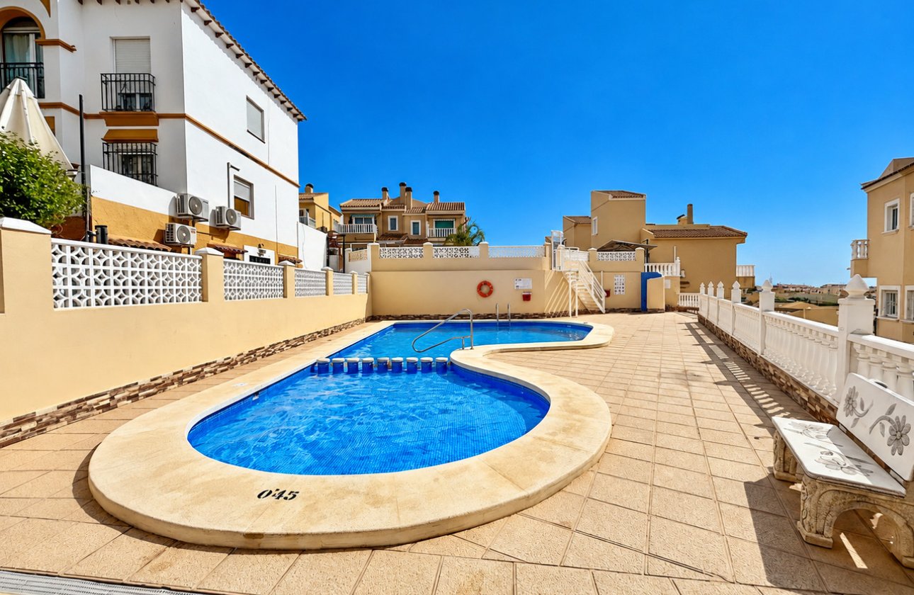 Resale - Villa -
Villamartin - Costa Blanca
