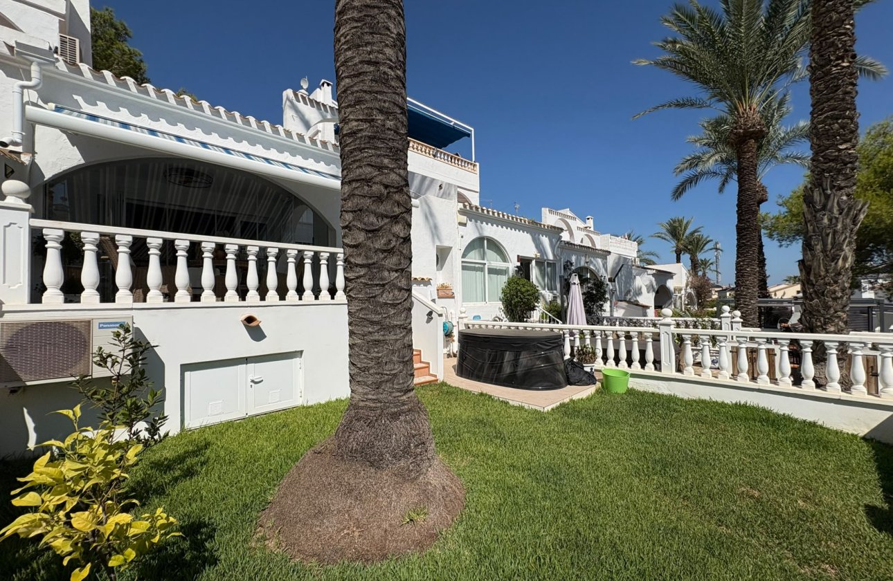 Resale - Villa -
Villamartin - Costa Blanca