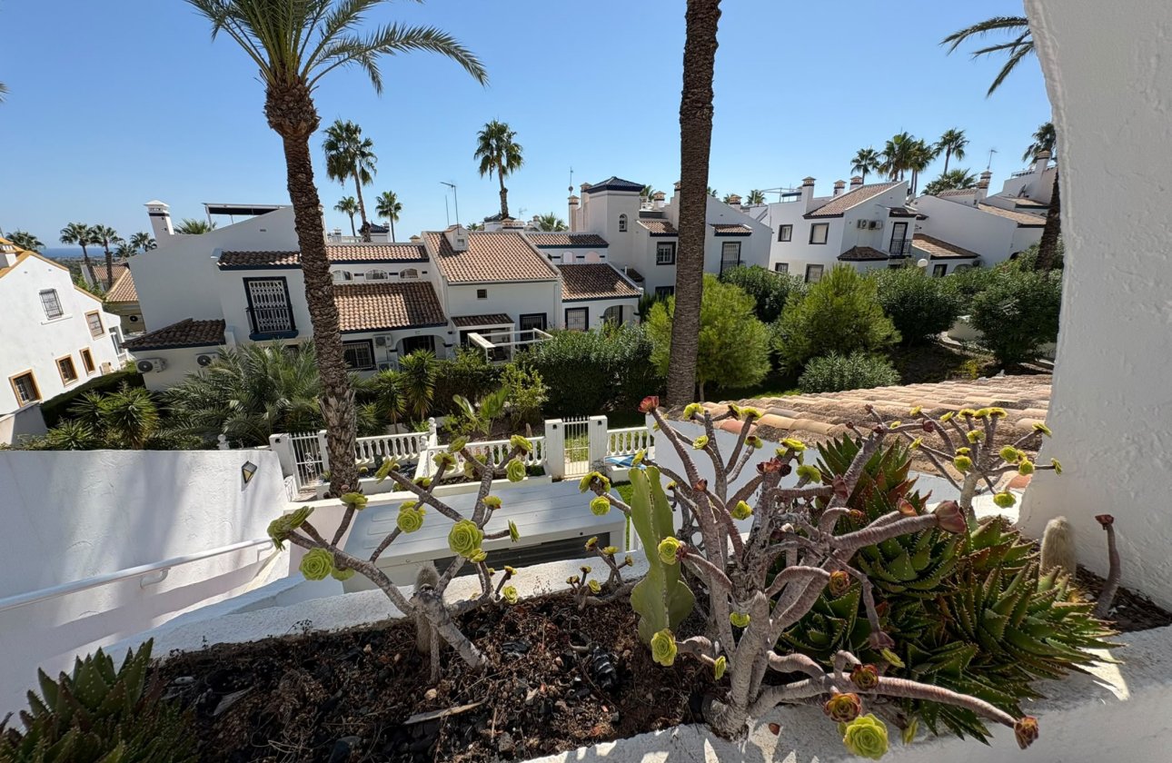 Resale - Villa -
Villamartin - Costa Blanca