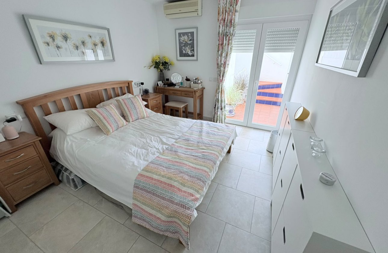 Resale - Villa -
Villamartin - Costa Blanca