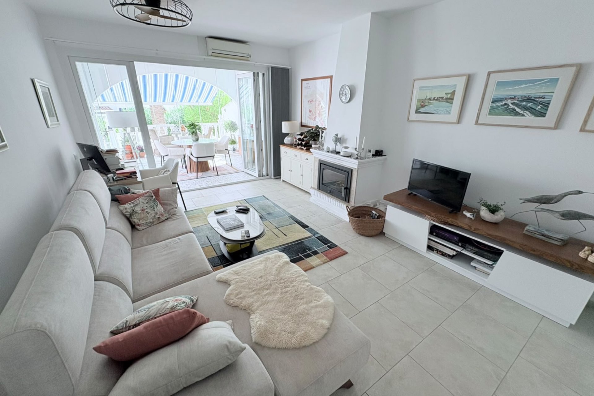 Resale - Villa -
Villamartin - Costa Blanca
