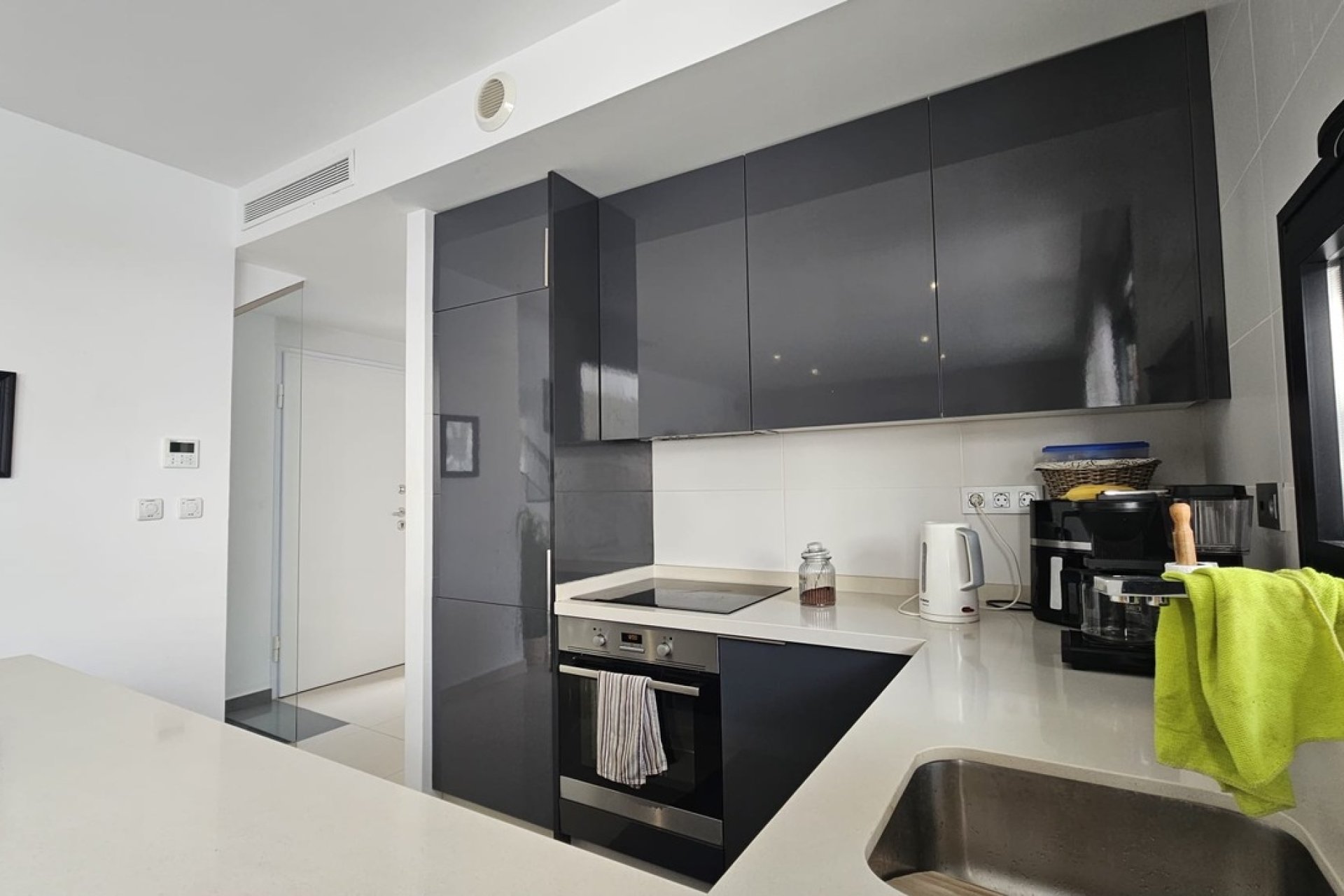 Resale - Villa -
Villamartin - Costa Blanca