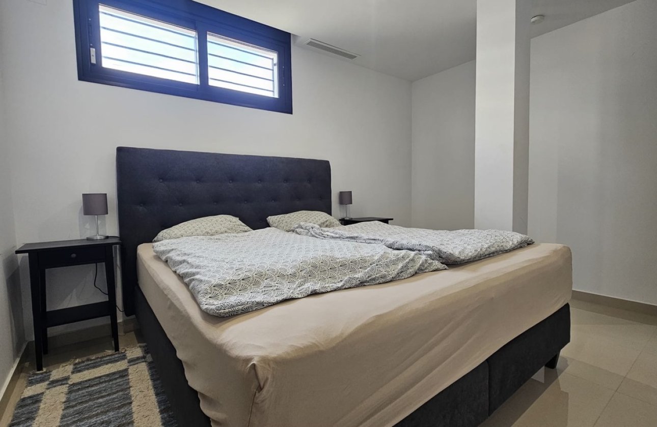 Resale - Villa -
Villamartin - Costa Blanca