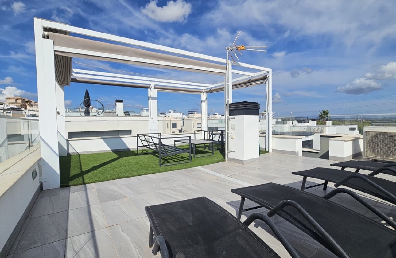 Resale - Villa -
Villamartin - Costa Blanca