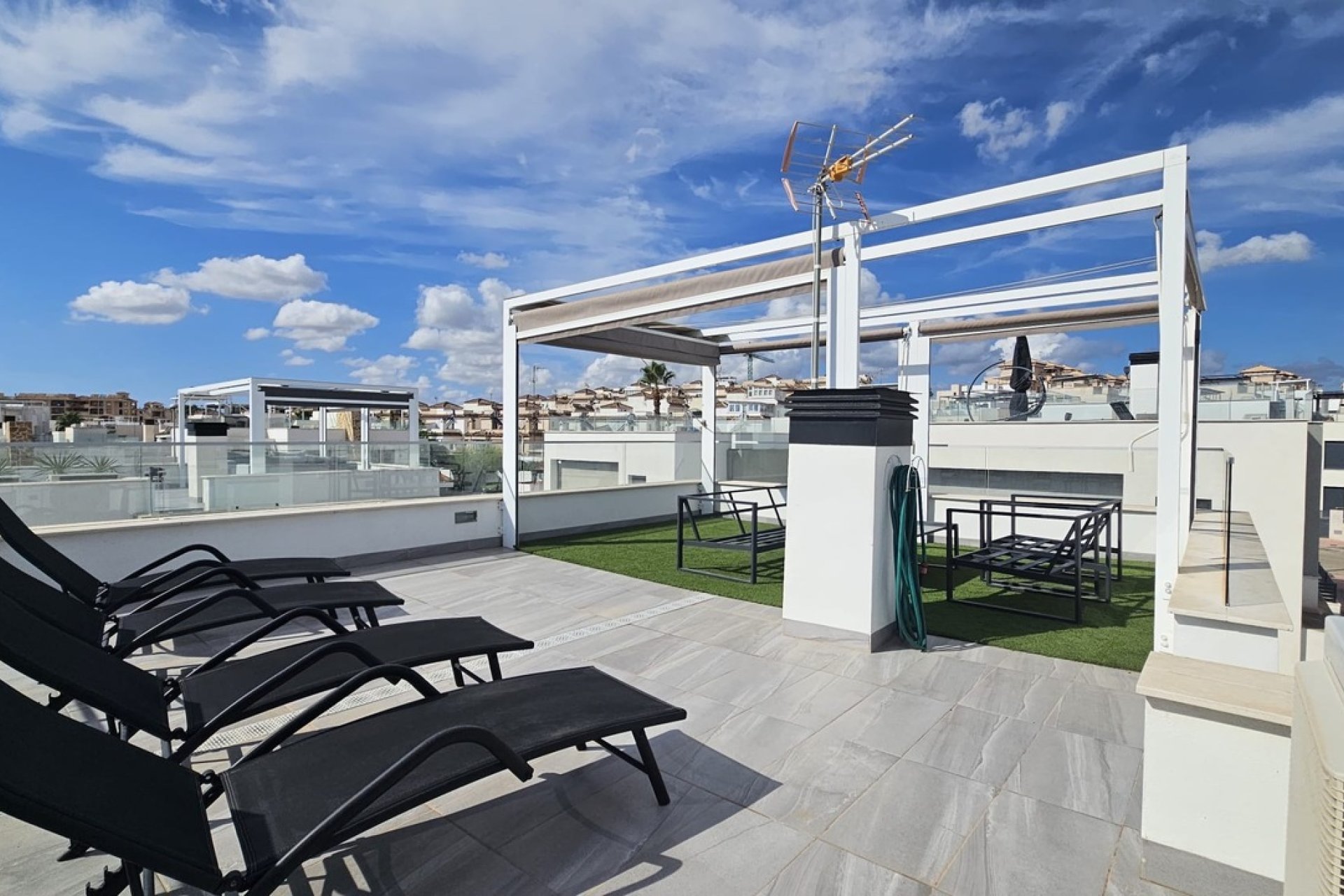 Resale - Villa -
Villamartin - Costa Blanca
