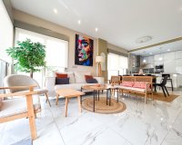 Resale - Villa -
Villamartin - Costa Blanca