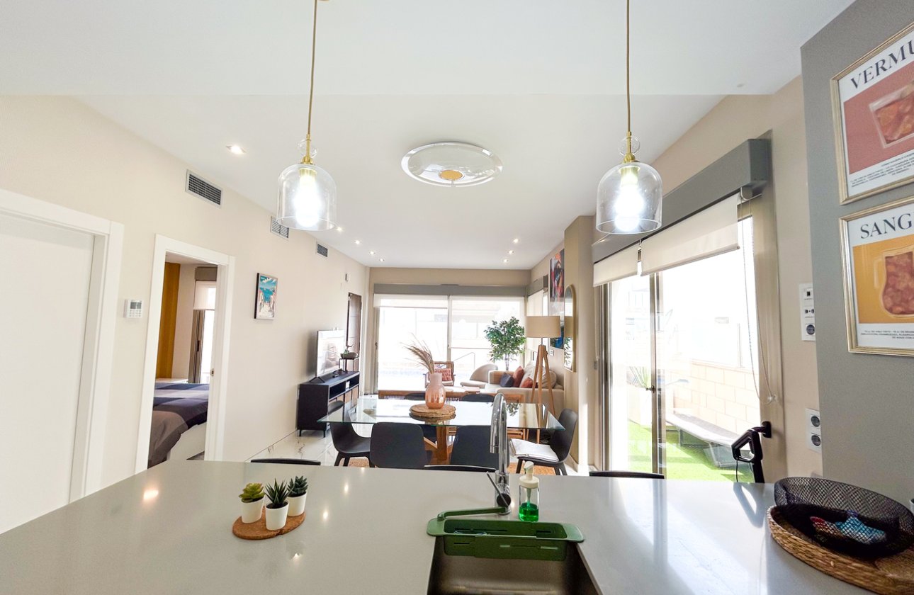 Resale - Villa -
Villamartin - Costa Blanca