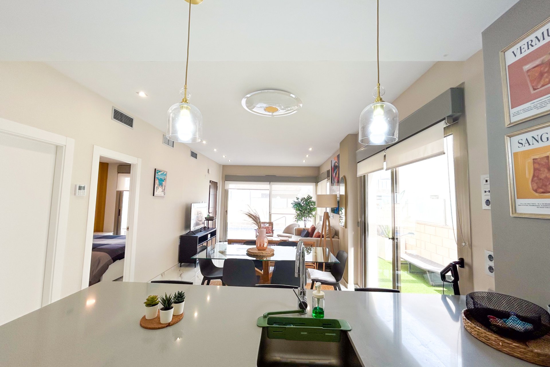 Resale - Villa -
Villamartin - Costa Blanca