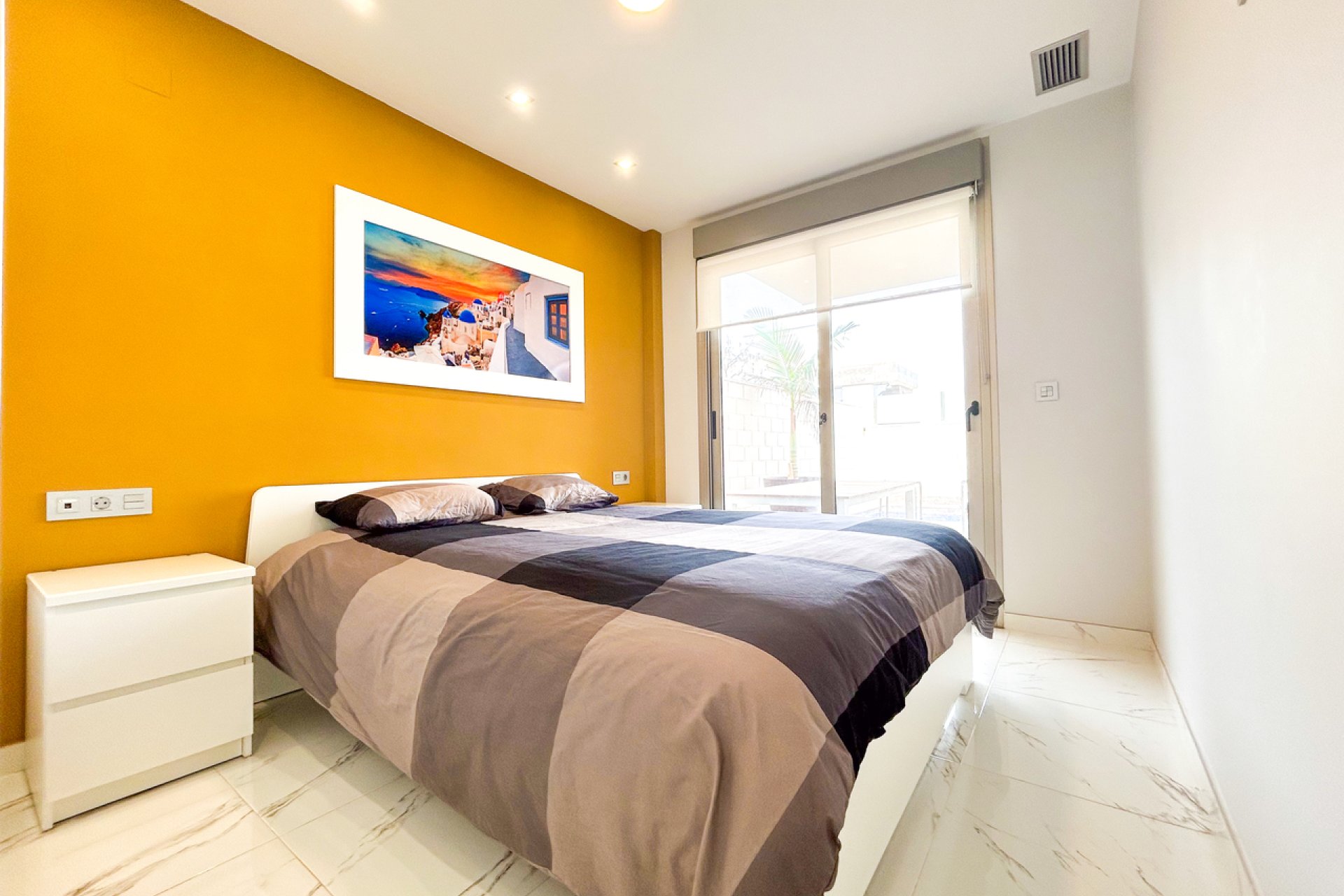 Resale - Villa -
Villamartin - Costa Blanca