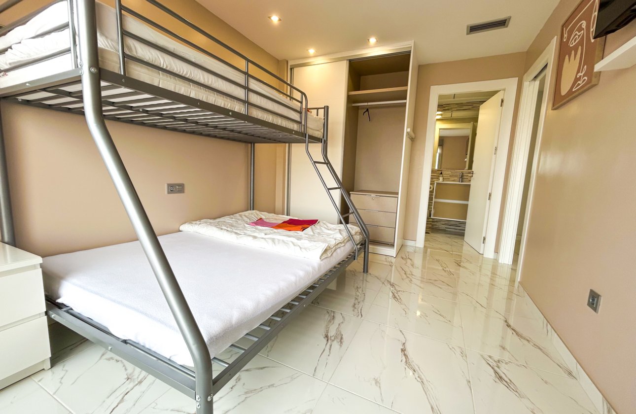 Resale - Villa -
Villamartin - Costa Blanca
