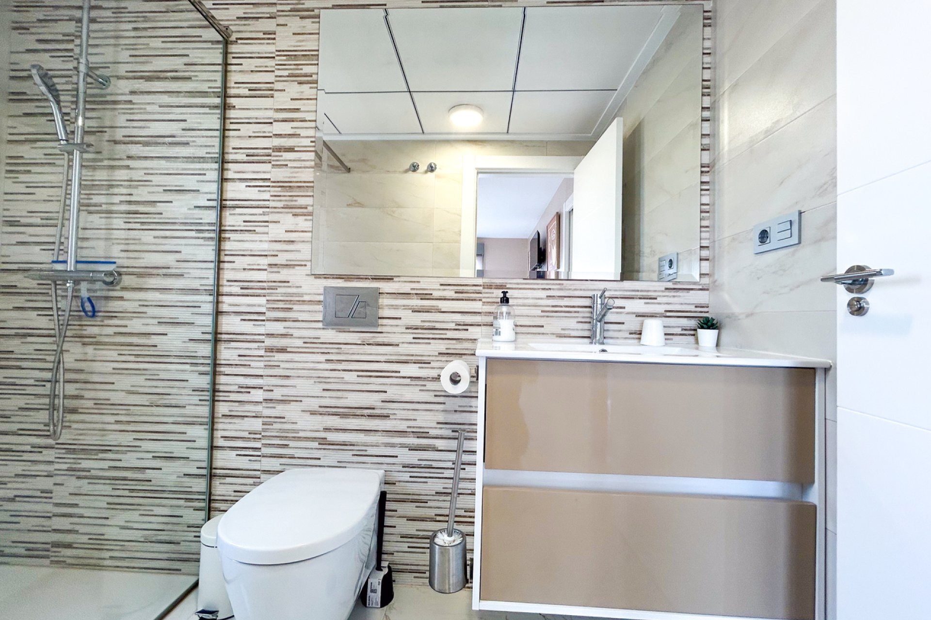Resale - Villa -
Villamartin - Costa Blanca