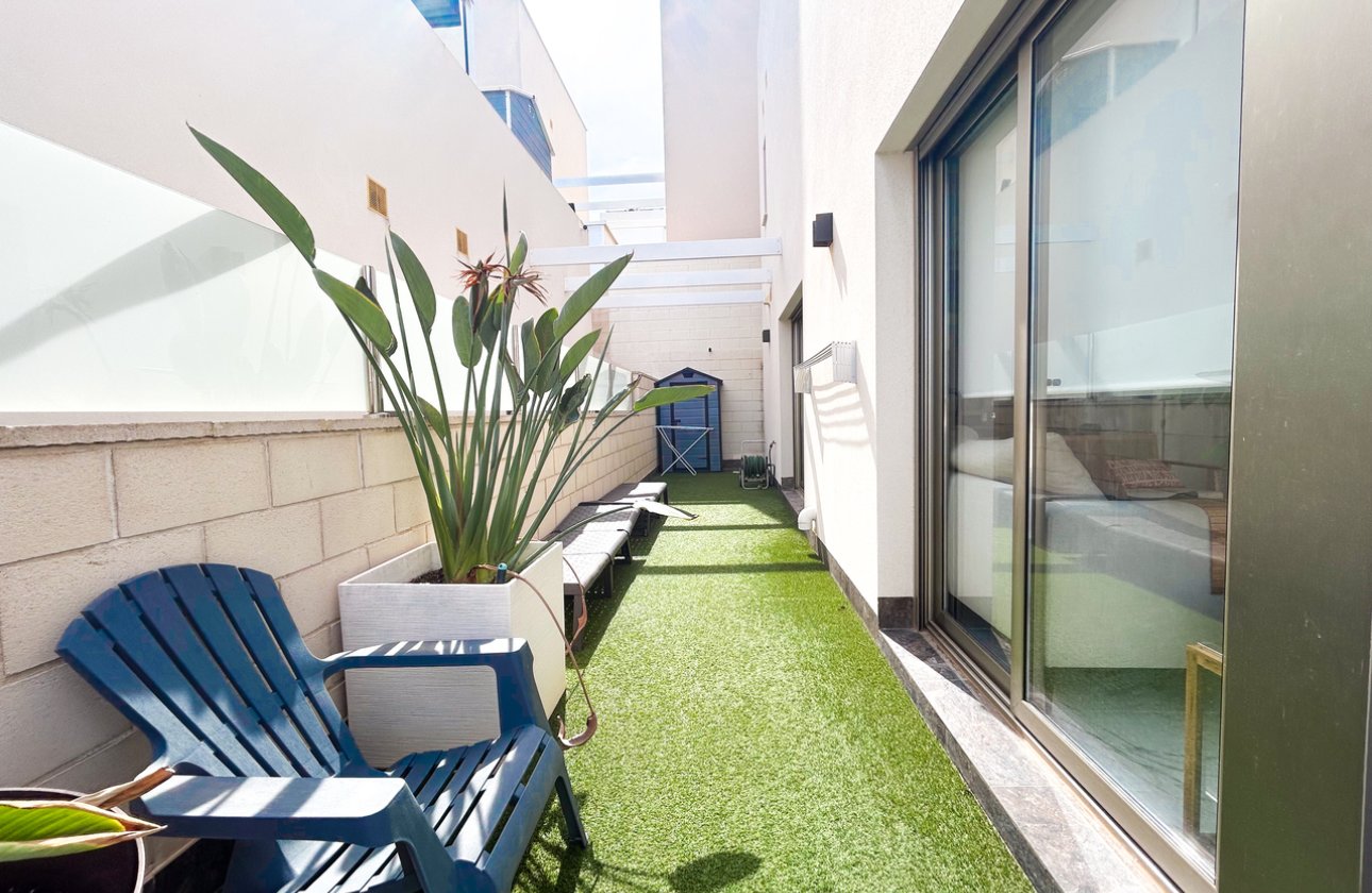 Resale - Villa -
Villamartin - Costa Blanca