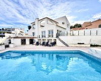 Resale - Villa -
Villamartin - Costa Blanca
