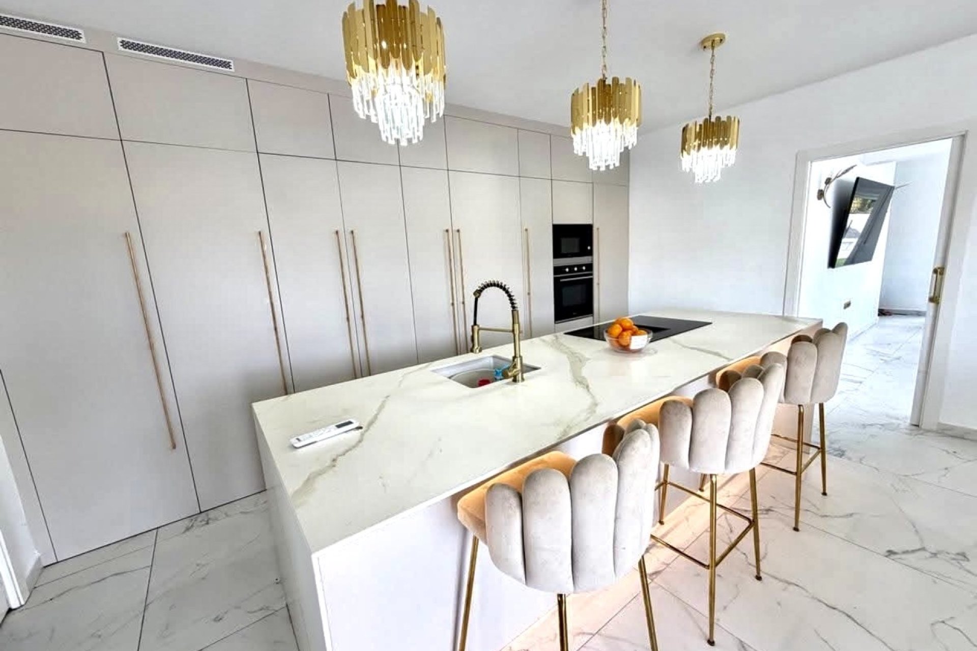 Resale - Villa -
Villamartin - Costa Blanca