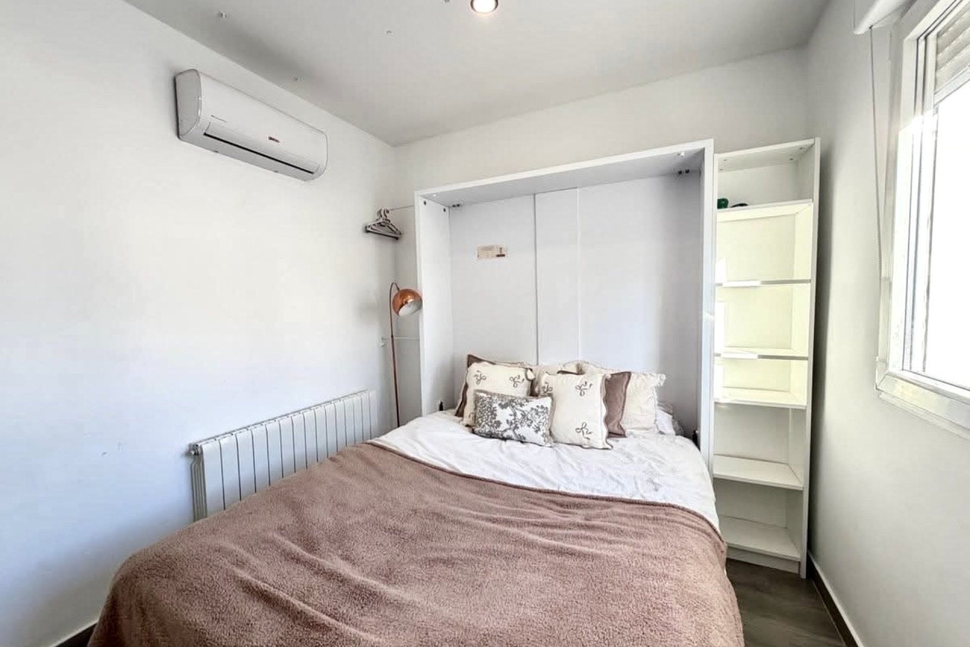Resale - Villa -
Villamartin - Costa Blanca