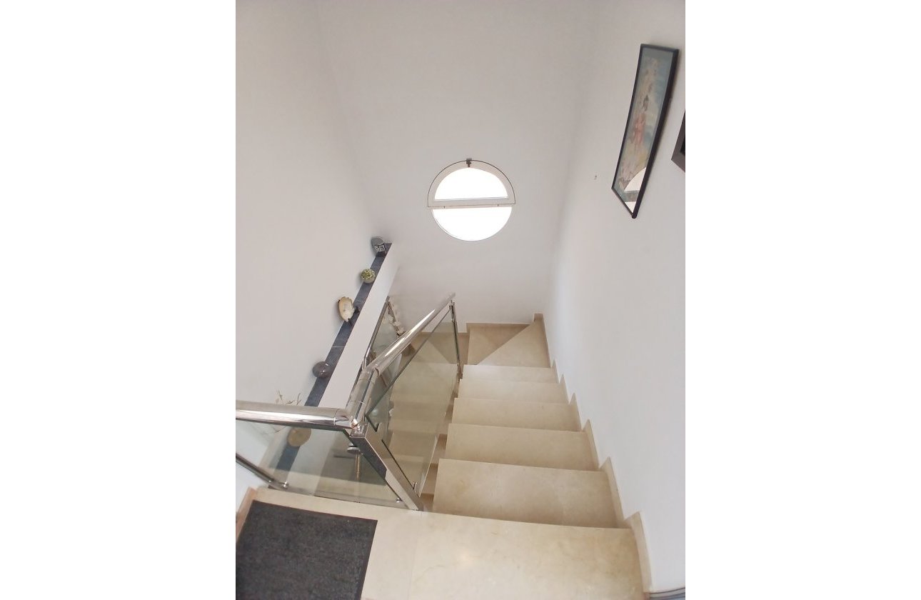 Resale - Villa -
Villamartin - Costa Blanca