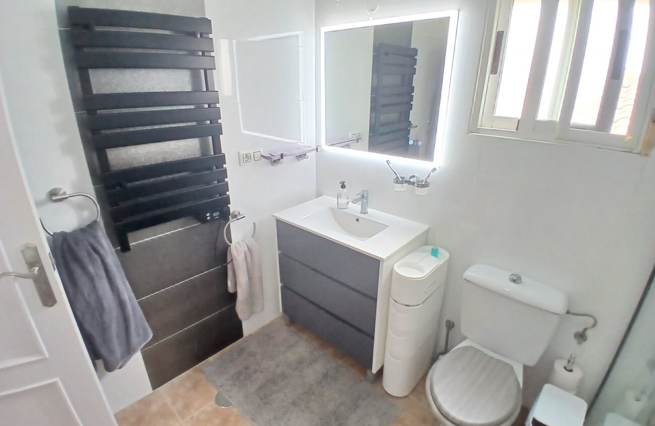Resale - Villa -
Villamartin - Costa Blanca