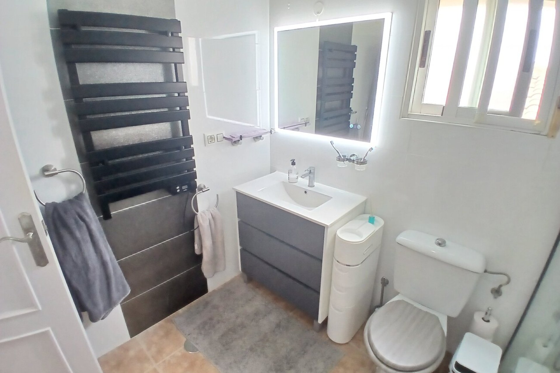 Resale - Villa -
Villamartin - Costa Blanca