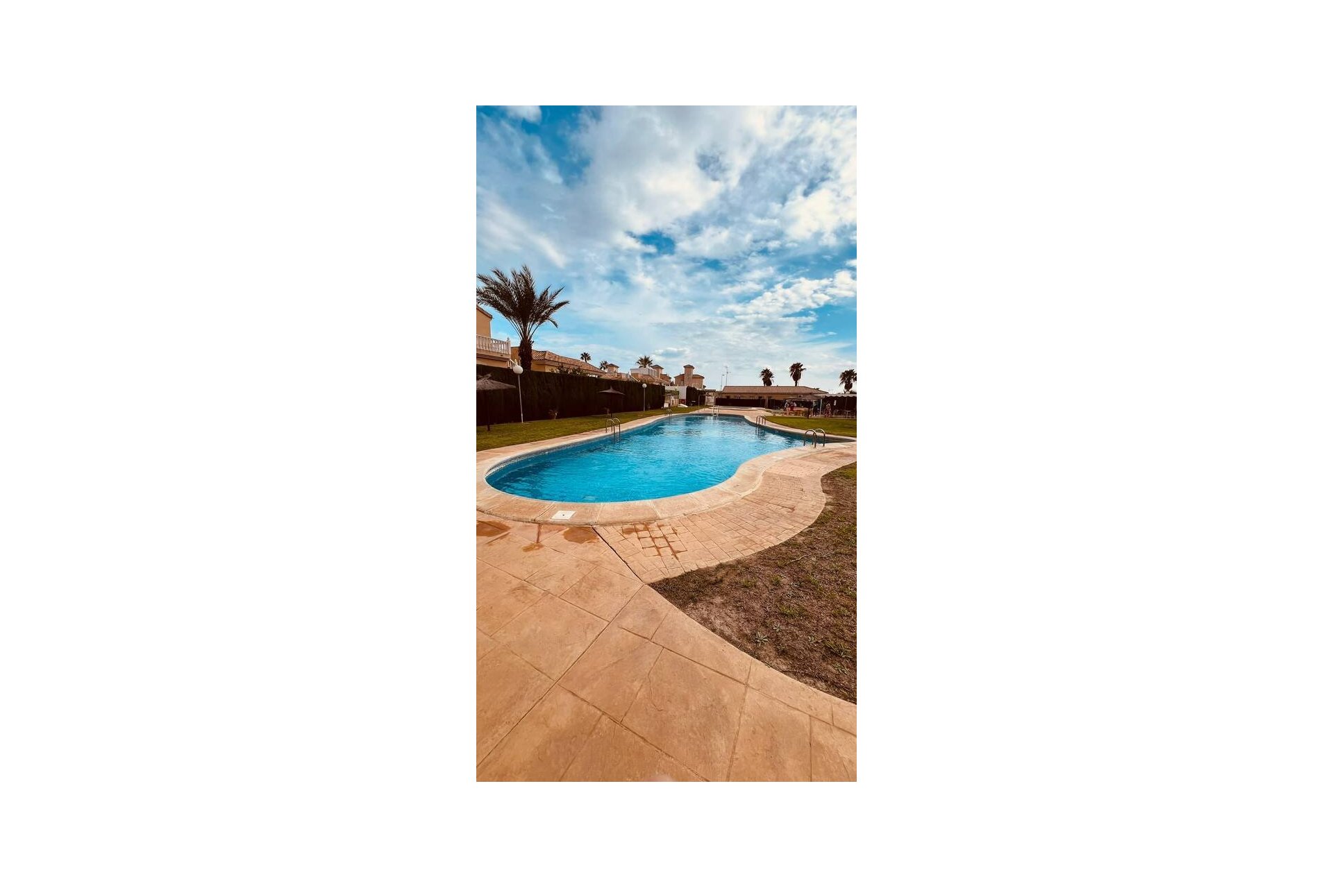 Resale - Villa -
Villamartin - Costa Blanca