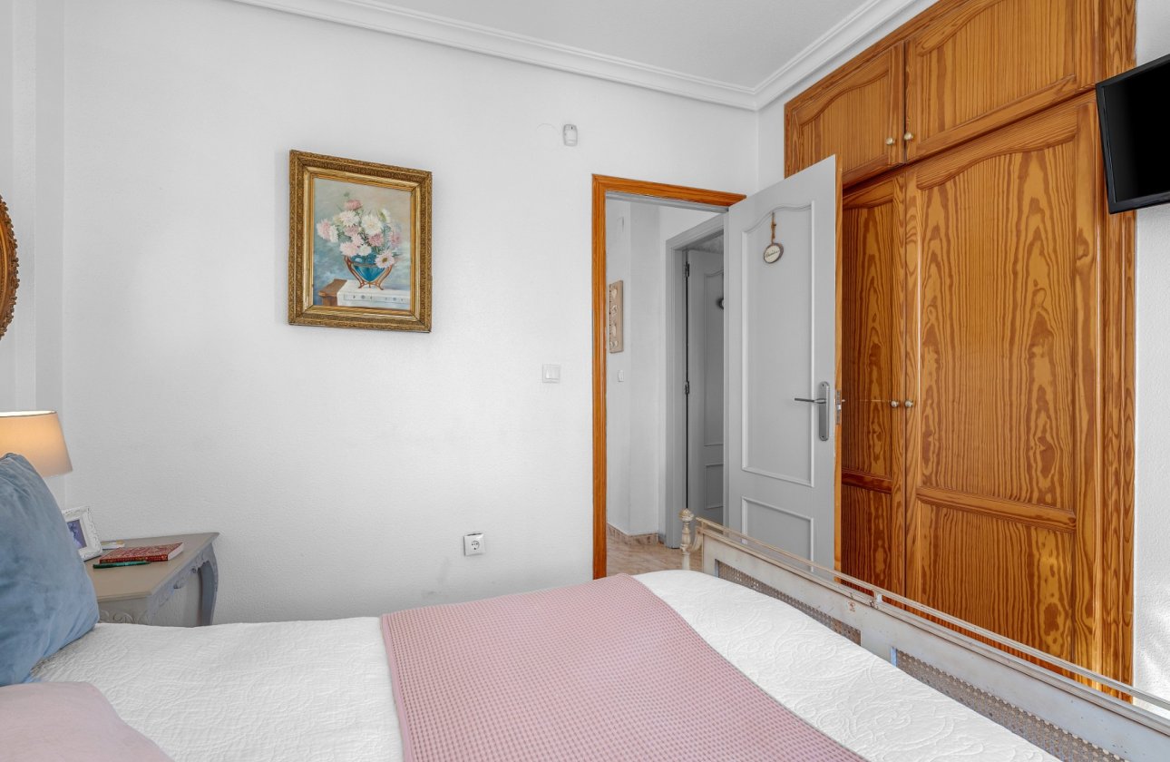 Resale - Villa -
Villamartin - Costa Blanca