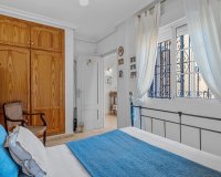 Resale - Villa -
Villamartin - Costa Blanca