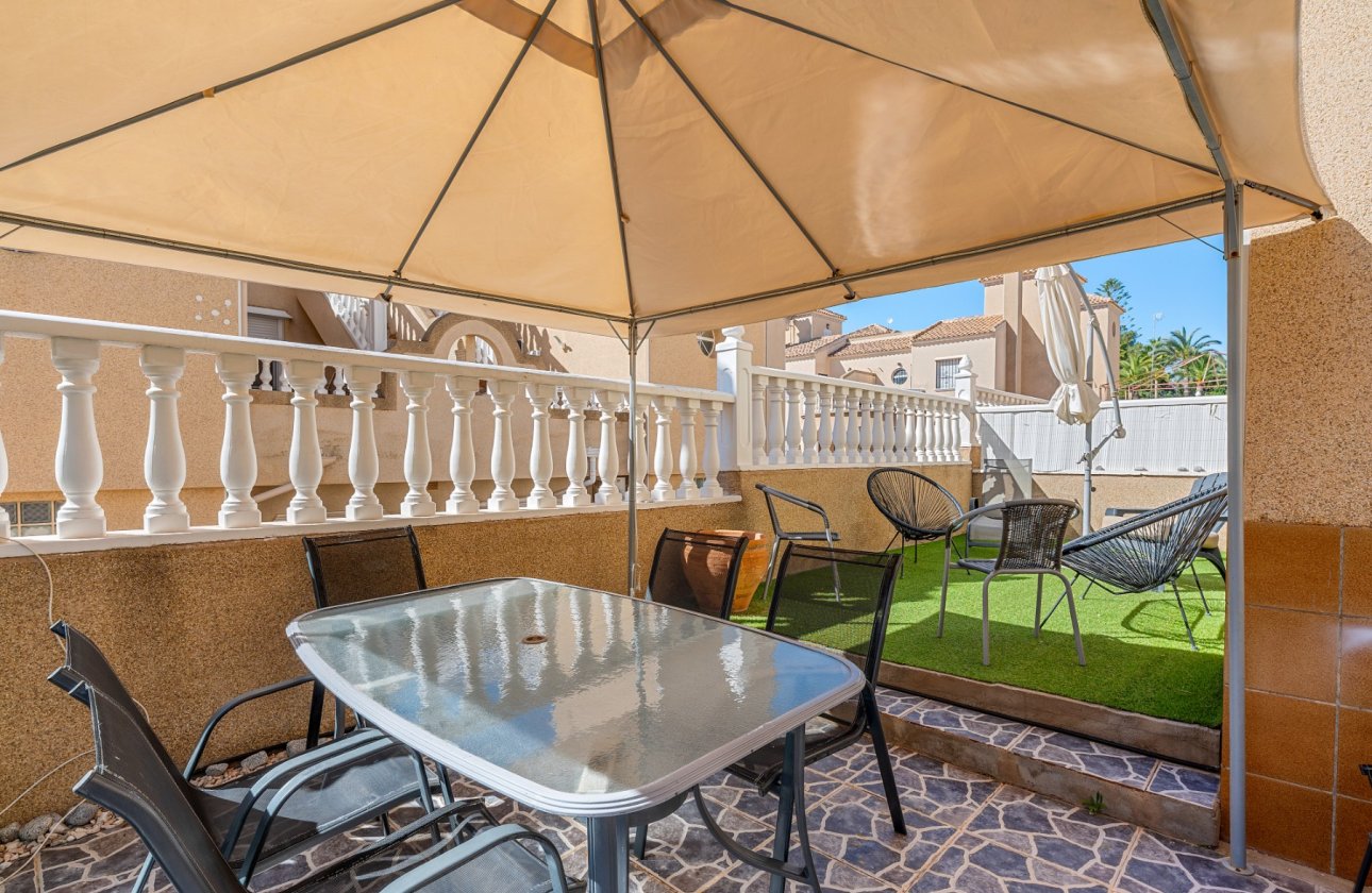 Resale - Villa -
Villamartin - Costa Blanca