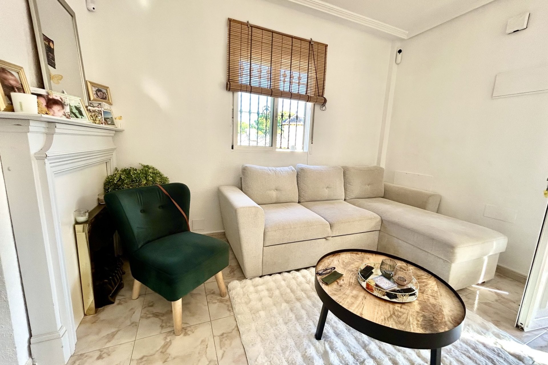 Resale - Villa -
Villamartin - Costa Blanca