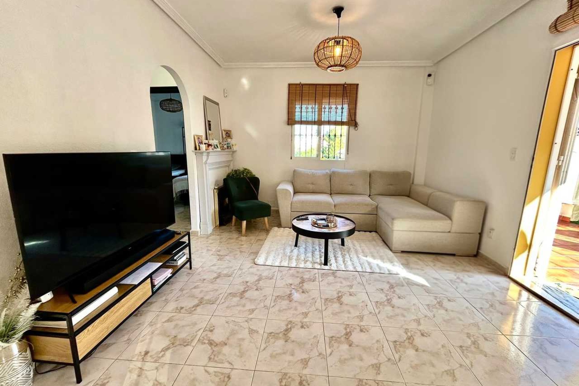 Resale - Villa -
Villamartin - Costa Blanca