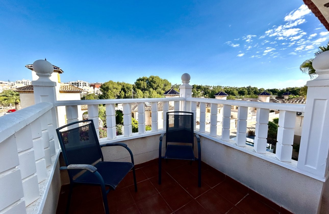 Resale - Villa -
Villamartin - Costa Blanca