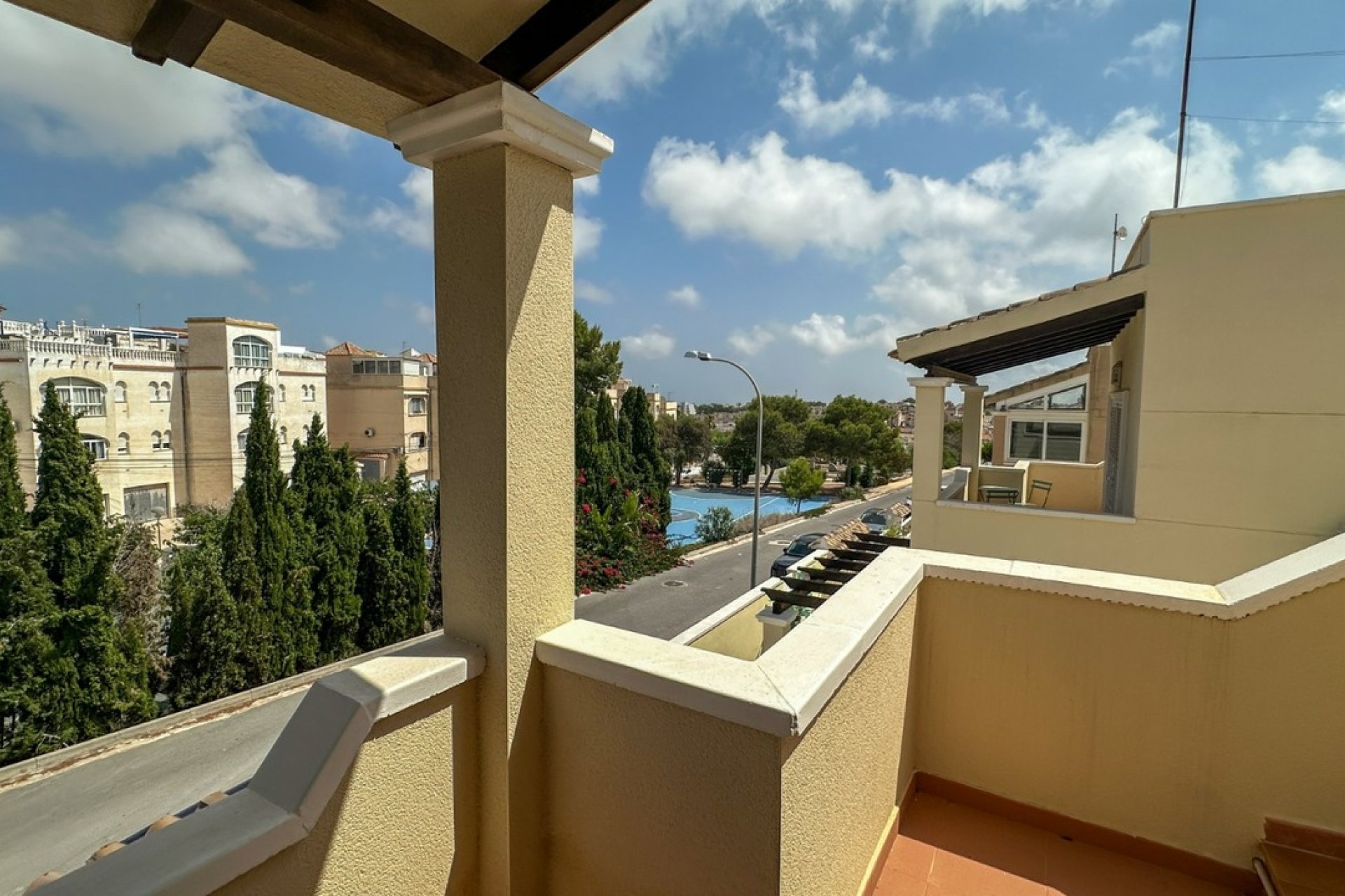 Resale - Villa -
Villamartin - Costa Blanca