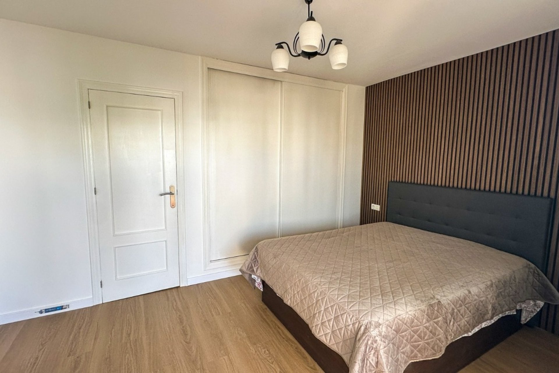 Resale - Villa -
Villamartin - Costa Blanca