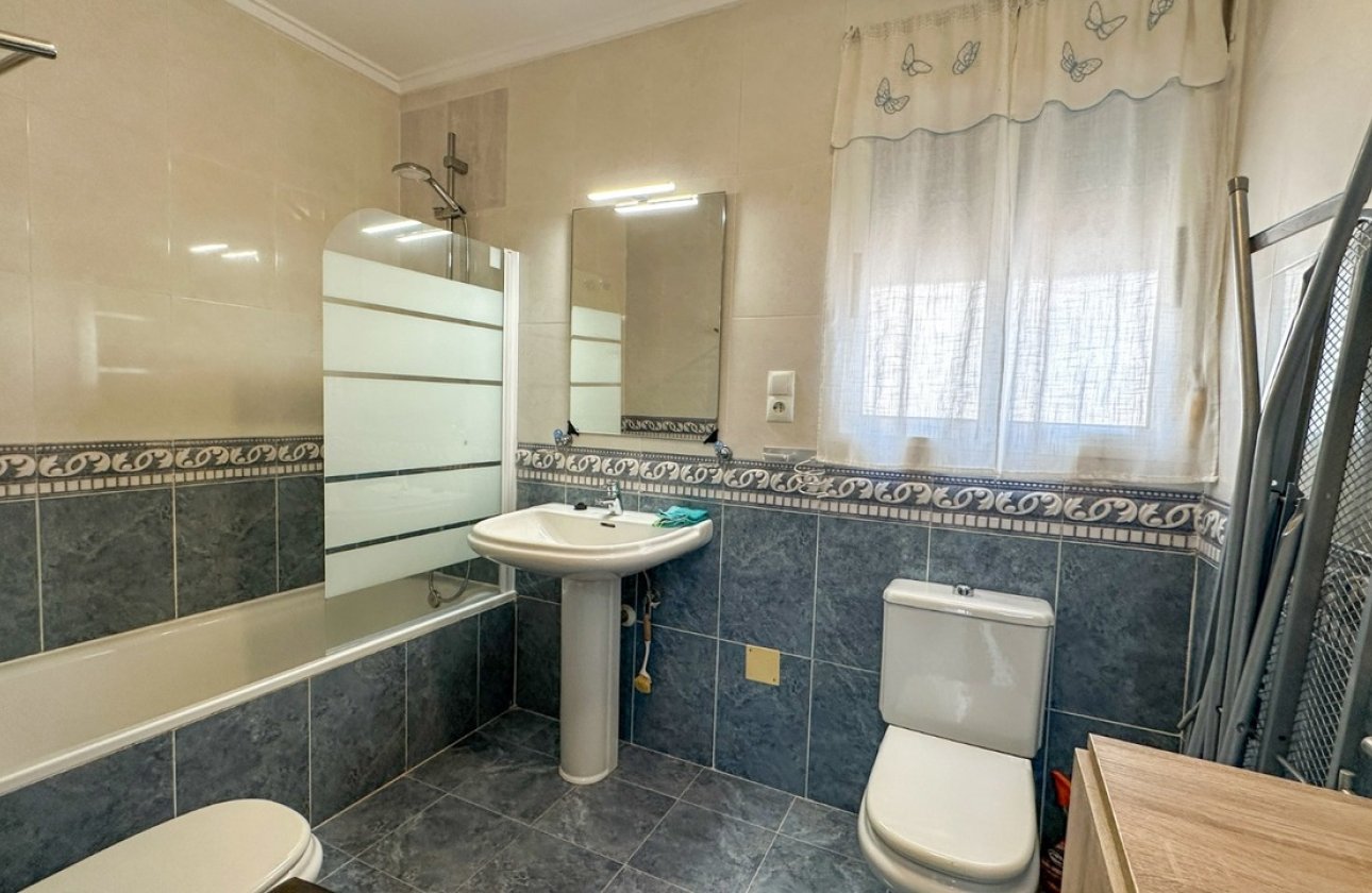 Resale - Villa -
Villamartin - Costa Blanca